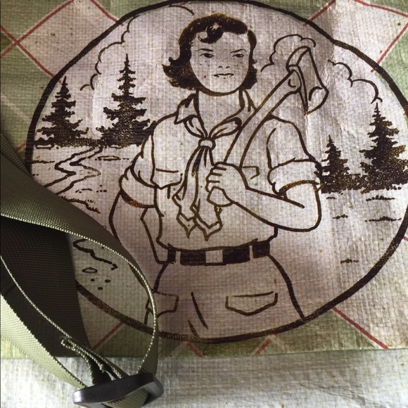 Vintage 1957 Girl Scout Manual, 6 Badges,Carry Bag - Picture 3 of 15